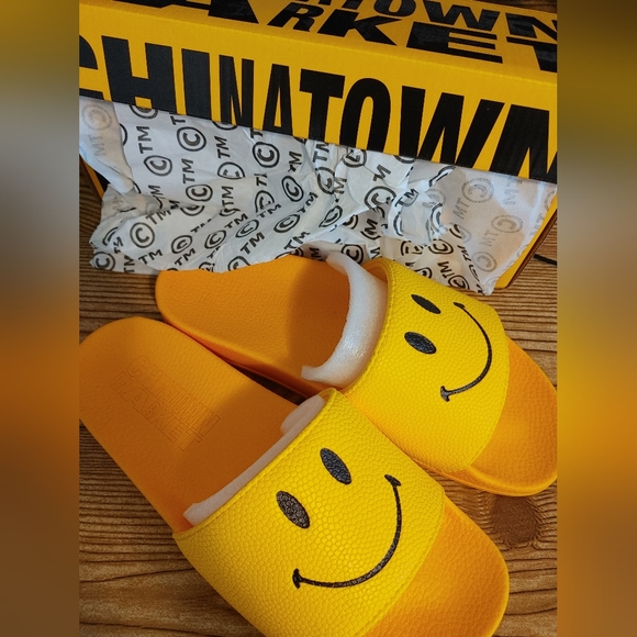 Chinatown Market Yellow Slide (Size: 9M) - Picture 2 of 4